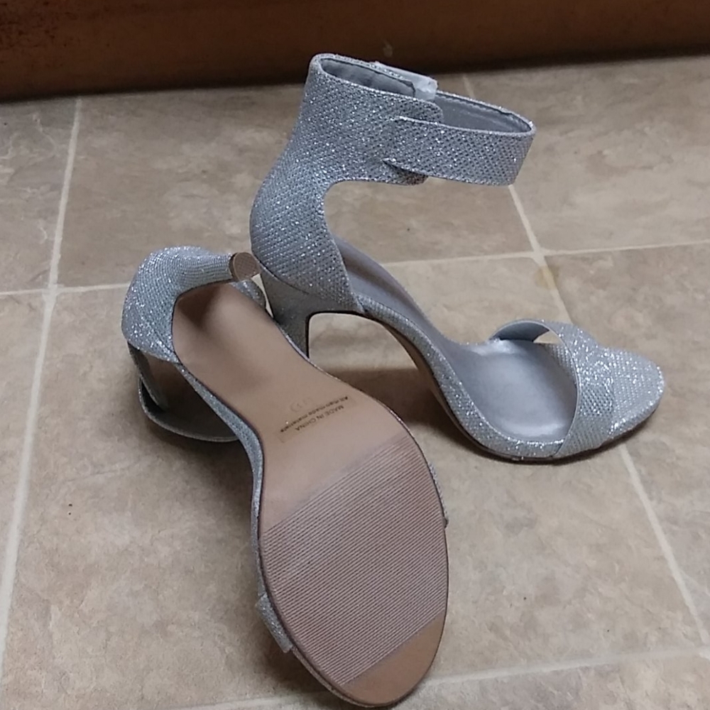 Shoes - Picture 3 of 3